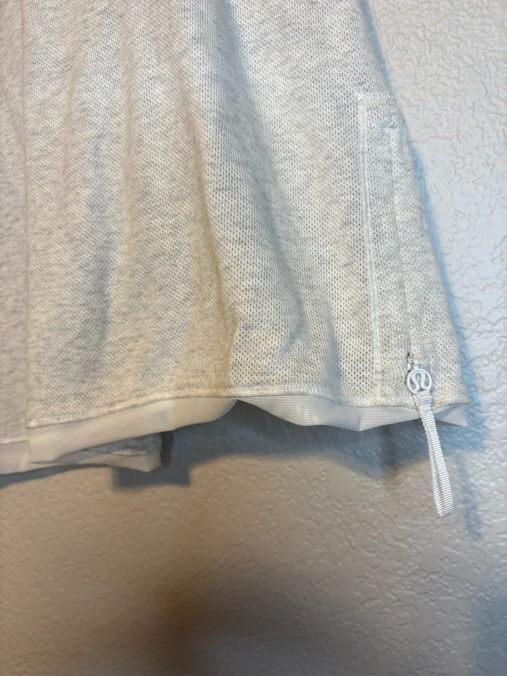 Lululemon Sun Salutation Circle Scarf Heathered Grey White